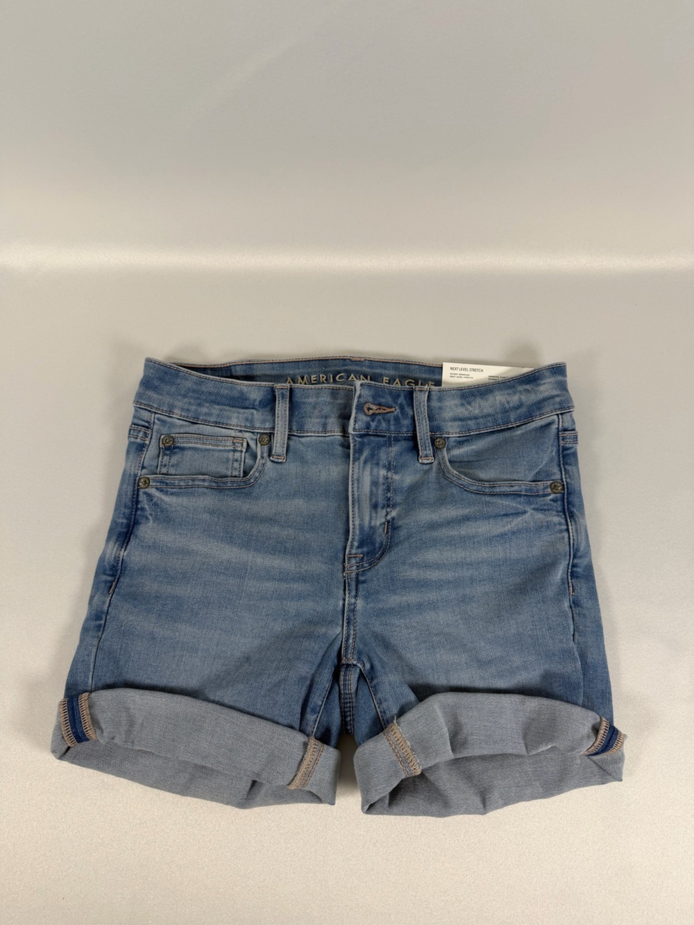 American Eagle High‑Rise Denim Shorts Women’s Size 2 NWT | Light Wash